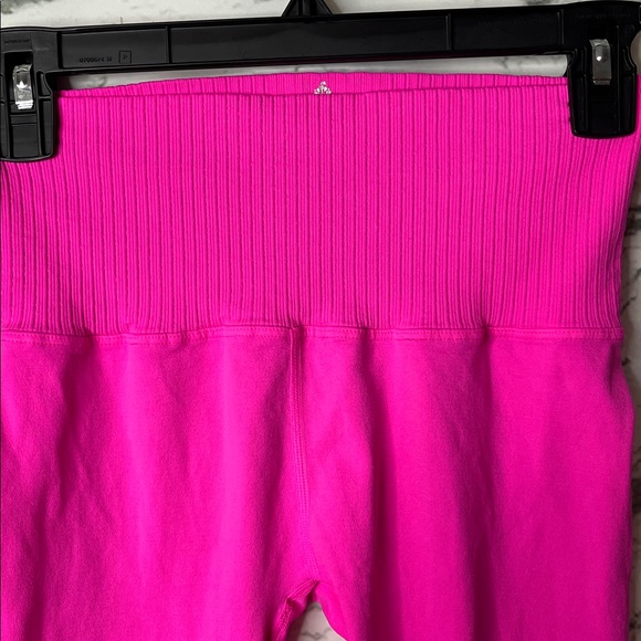 FP Movement Good Karma Leggings in Magenta - Size M/L NWOT - Picture 6 of 8
